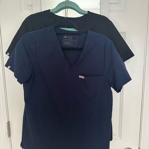 Figs Navy scrub Top